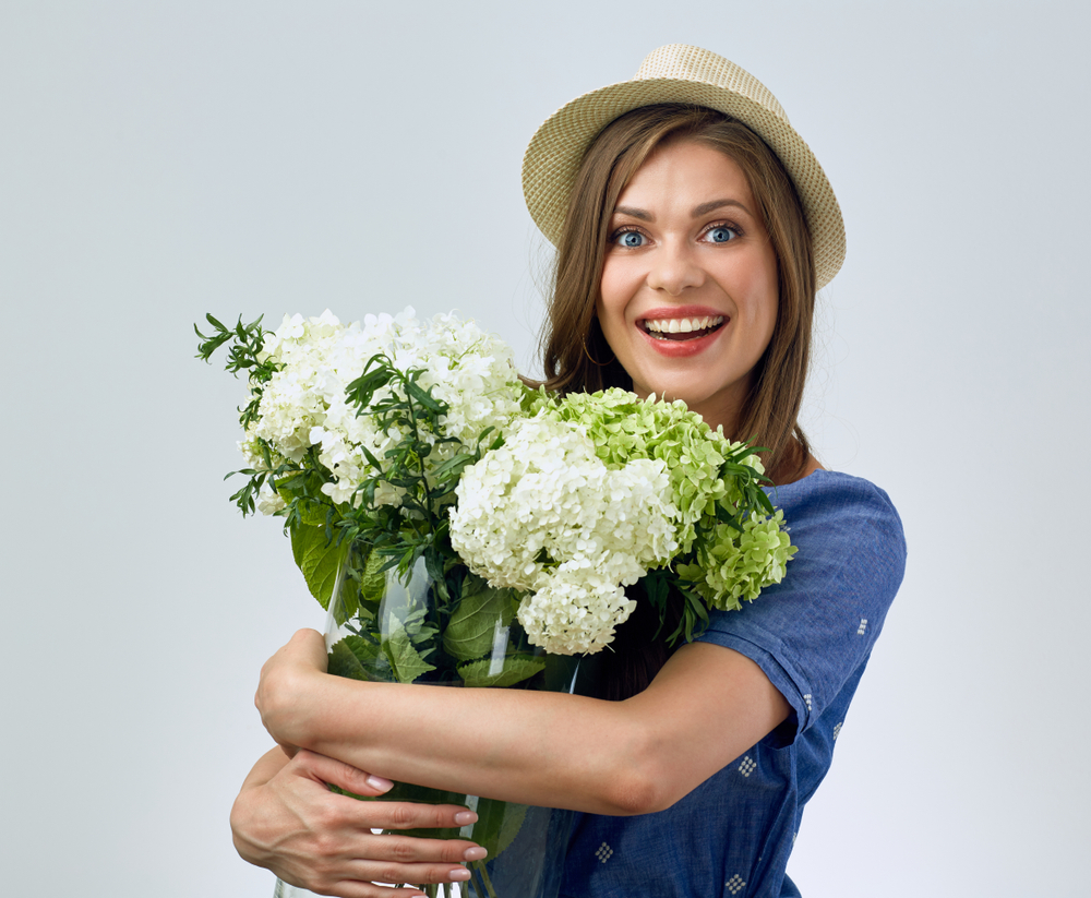 花を飾る女性心理・職場でモテる人は花が好き！