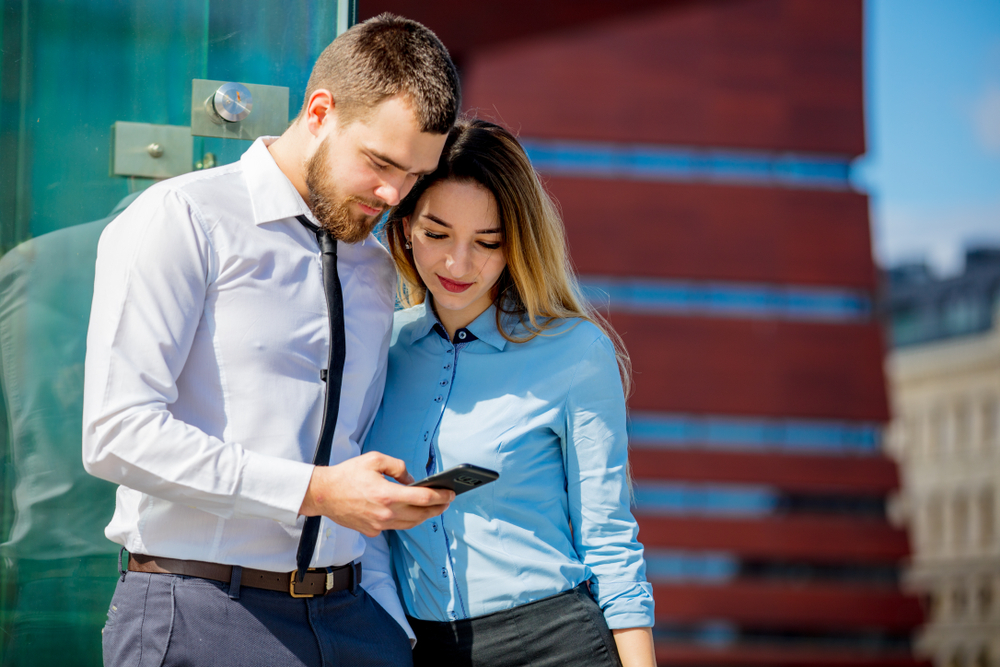 暇をアピールする男性心理にはどんな思いが隠れている？