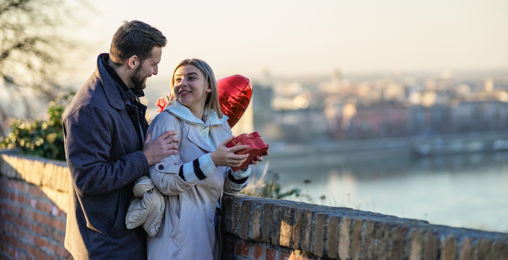 スキンシップ好きな心理は？男性の本音や思いについて知ってみよう！