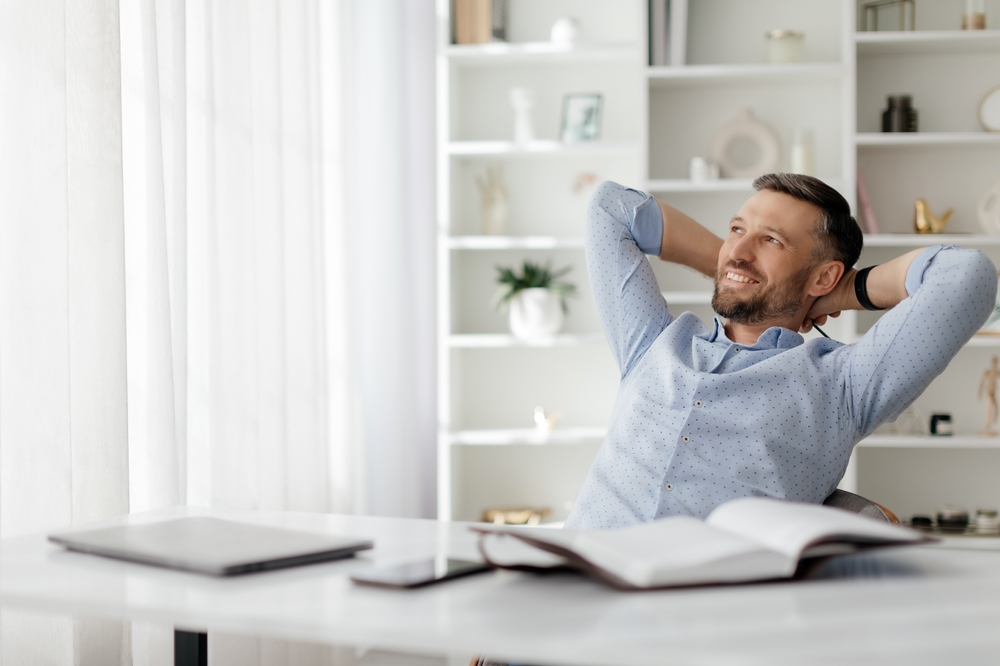 暇をアピールする男性心理にはどんな思いが隠れている？