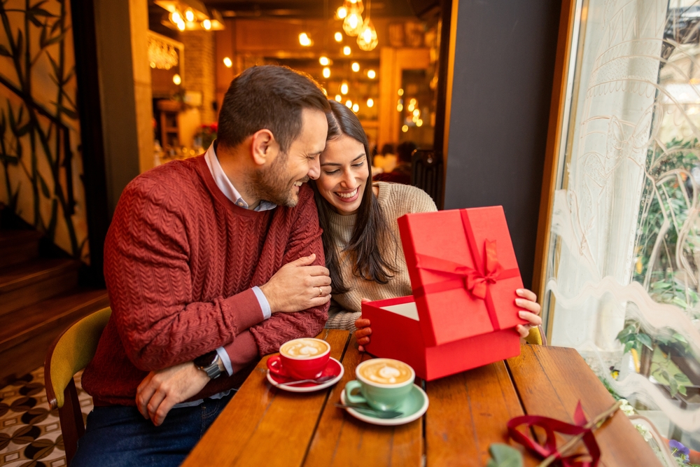 スキンシップ好きな心理は？男性の本音や思いについて知ってみよう！