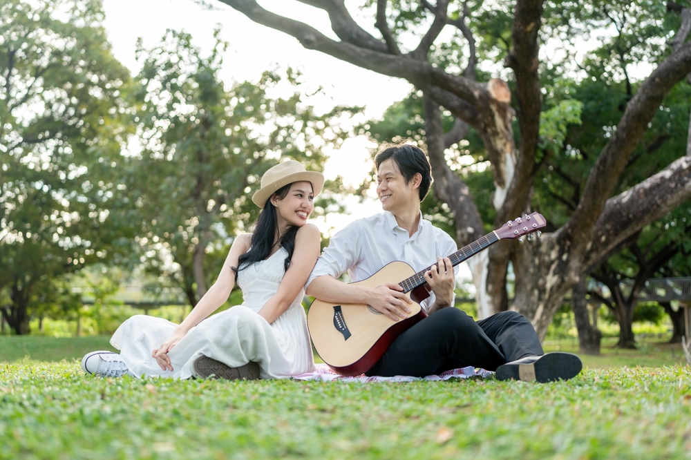 携帯ばかりいじる旦那の心理が気になる！関係を良好に保つコツとは