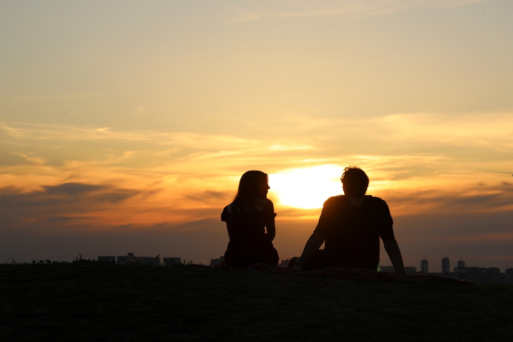 先に歩いて行ってしまう心理に隠れた思いは？男性の気持ちを理解してみよう！