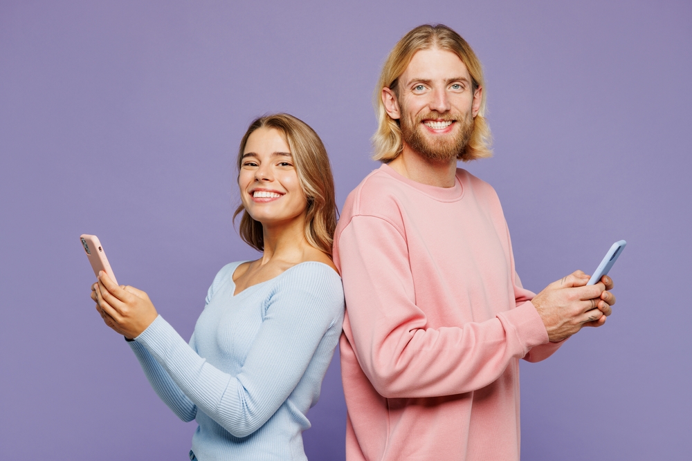 スマホの写真を見せる心理が気になる！本音を知って距離を近づけるためには