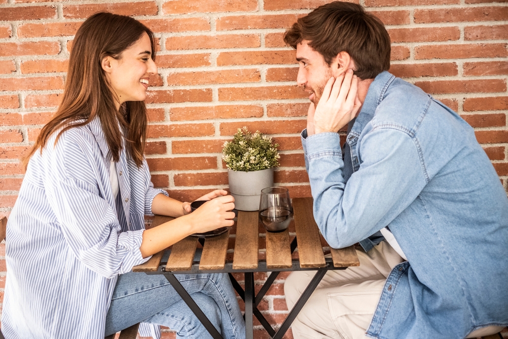 大丈夫と聞く男性心理になるのは脈ありだから？今後の上手な接し方について